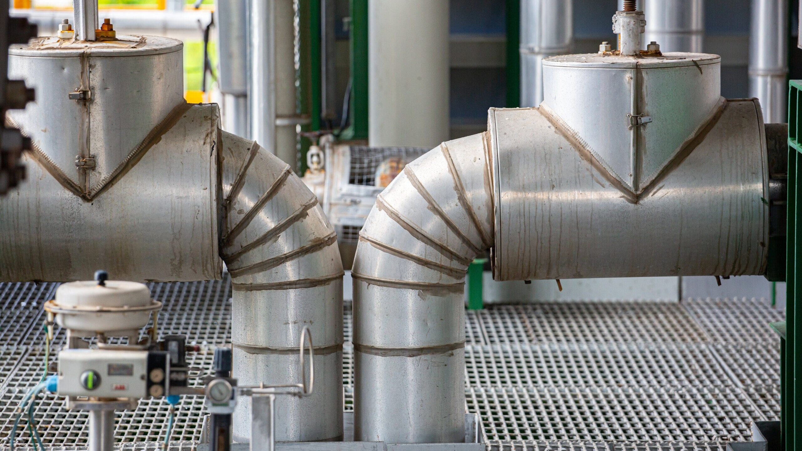 Chemical,Transfer,Pipes,Inside,A,Production,Area,Of,A,Chemical