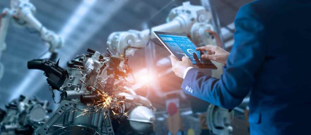 algorithmen-mcp-mann-steuert-intelligente-maschine